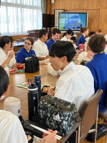 ヒルズボロの学生との交流