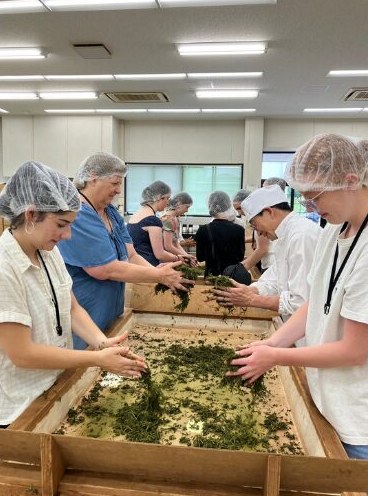 ヒルズボロの学生とお茶体験